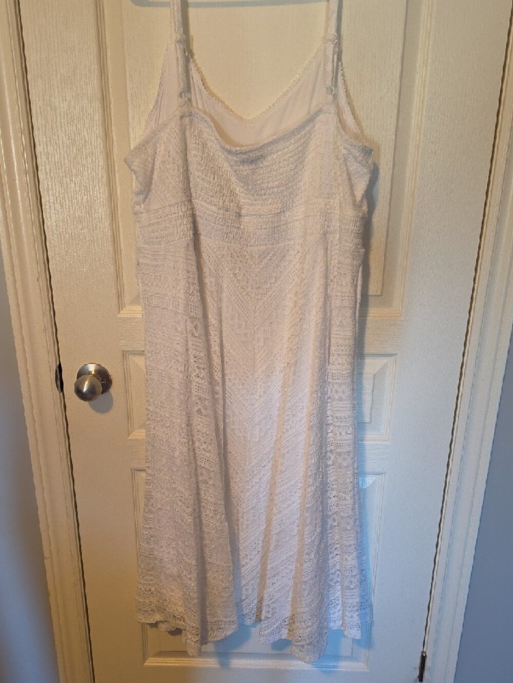 torrid White Lace Maxi Dress With Adjustable Straps - Picture 7 of 8